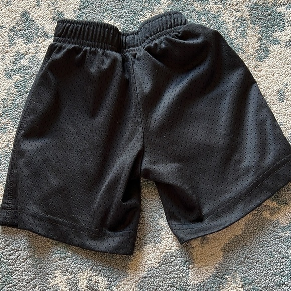 TODDLER Nike shorts size 3-4 yrs - Picture 2 of 3